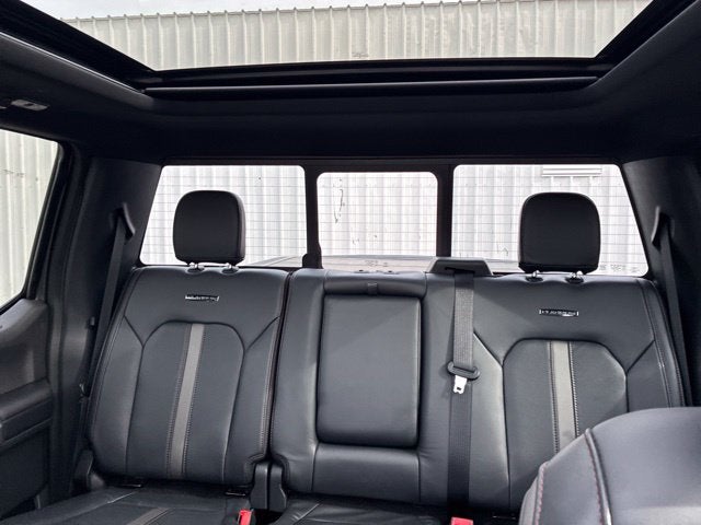 2022 Ford F-250SD PLATINUM Crew Cab Pickup Slide 30