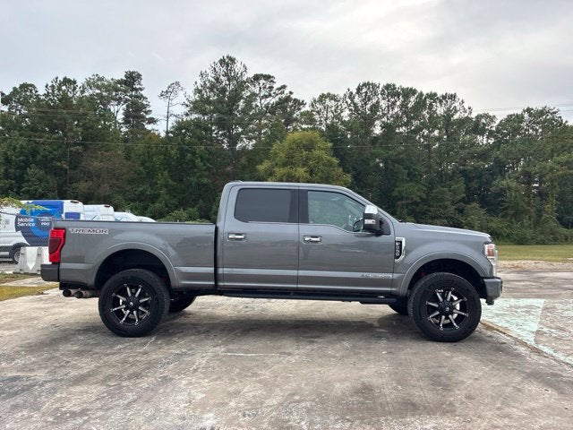 2022 Ford F-250SD PLATINUM Crew Cab Pickup Slide 1