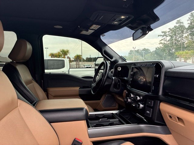 2023 Ford F-250SD LARIAT Crew Cab Pickup Slide 15