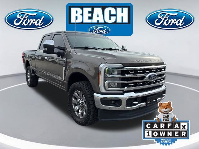 2023 Ford F-250SD LARIAT Crew Cab Pickup Slide 0