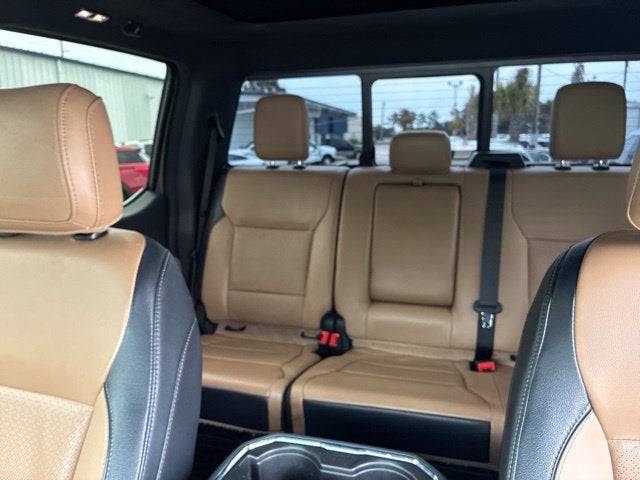 2023 Ford F-250SD LARIAT Crew Cab Pickup Slide 26