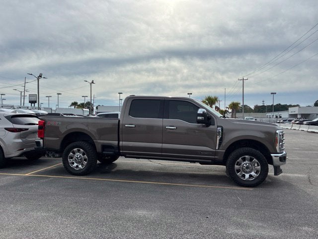 2023 Ford F-250SD LARIAT Crew Cab Pickup Slide