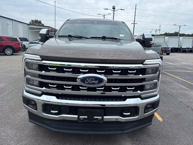 2023 Ford F-250SD LARIAT Crew Cab Pickup Slide 4
