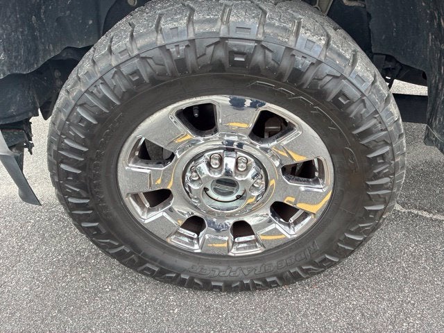 2023 Ford F-250SD LARIAT Crew Cab Pickup Slide 8