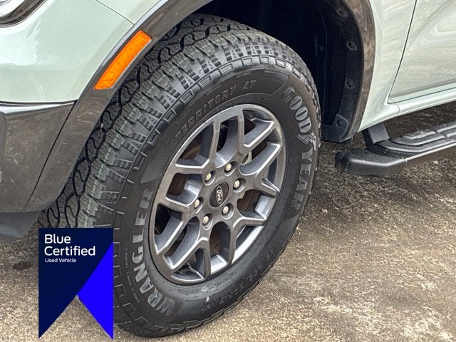 2024 Ford Ranger XLT Crew Cab Pickup Slide 9