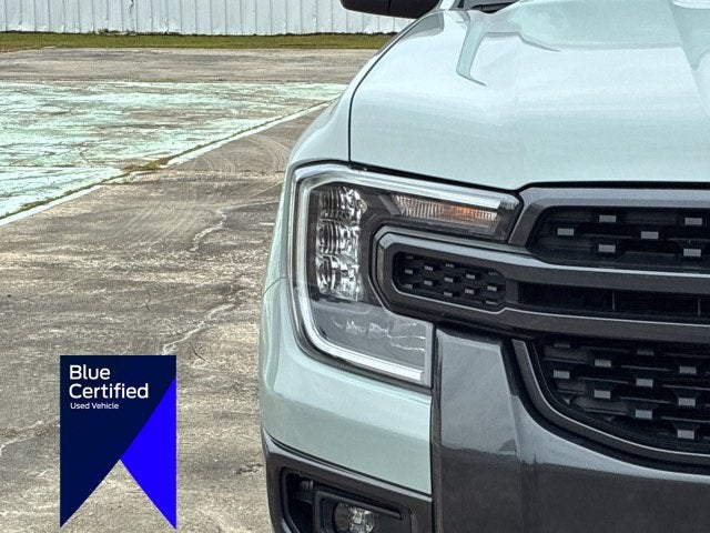 2024 Ford Ranger XLT Crew Cab Pickup Slide 7