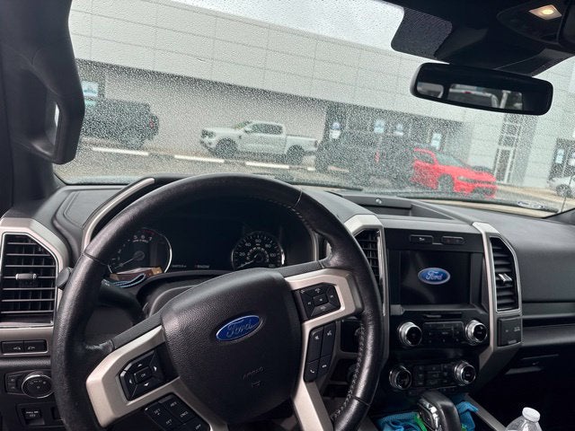 2019 Ford F-150 LARIAT Crew Cab Pickup Slide 10