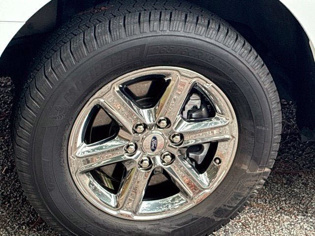 2025 Ford F-150 XLT Crew Cab Pickup Slide 9
