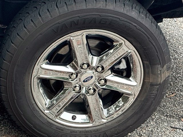 2025 Ford F-150 XLT Crew Cab Pickup Slide 10