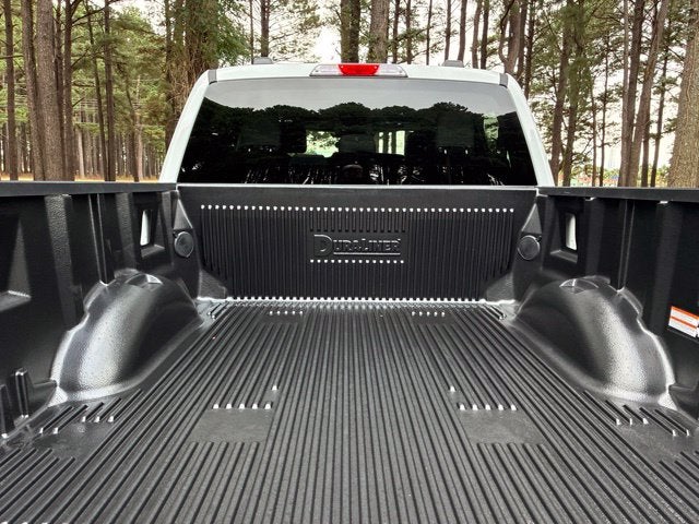 2025 Ford F-150 XLT Crew Cab Pickup Slide 15