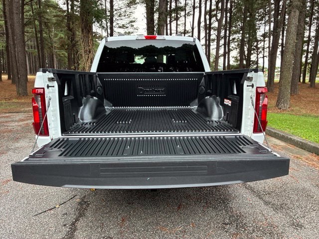 2025 Ford F-150 XLT Crew Cab Pickup Slide 16