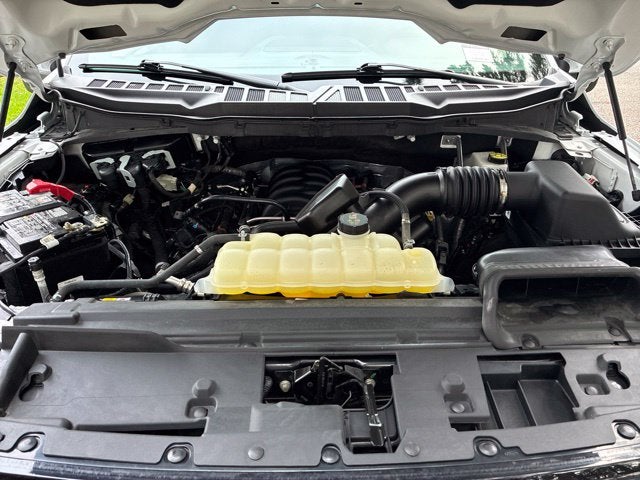 2025 Ford F-150 XLT Crew Cab Pickup Slide 17