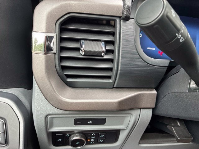 2025 Ford F-150 XLT Crew Cab Pickup Slide 24