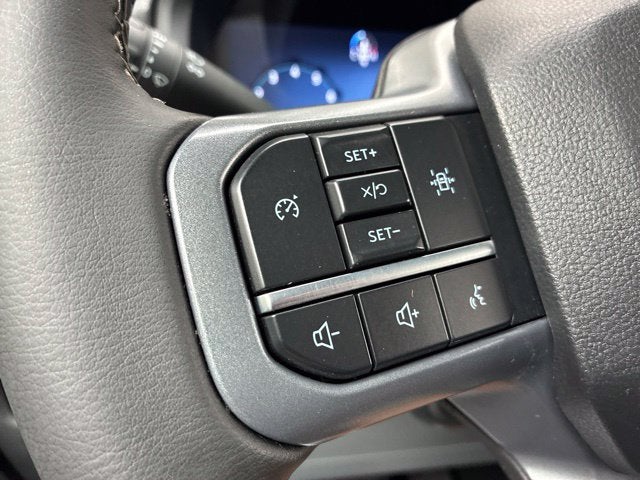 2025 Ford F-150 XLT Crew Cab Pickup Slide 25