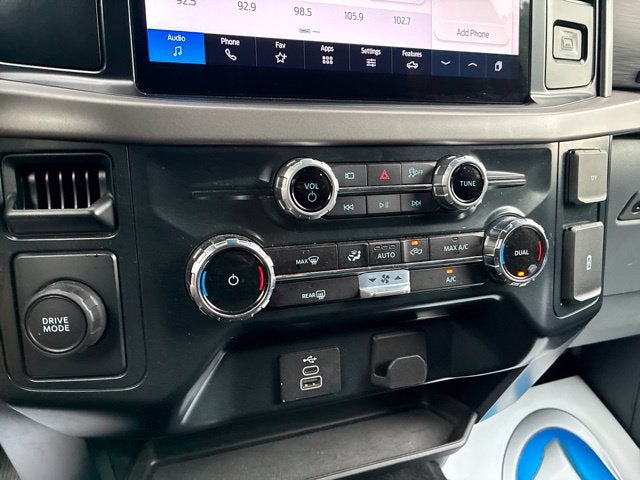 2025 Ford F-150 XLT Crew Cab Pickup Slide 29