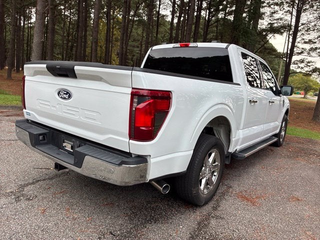 2025 Ford F-150 XLT Crew Cab Pickup Slide 1
