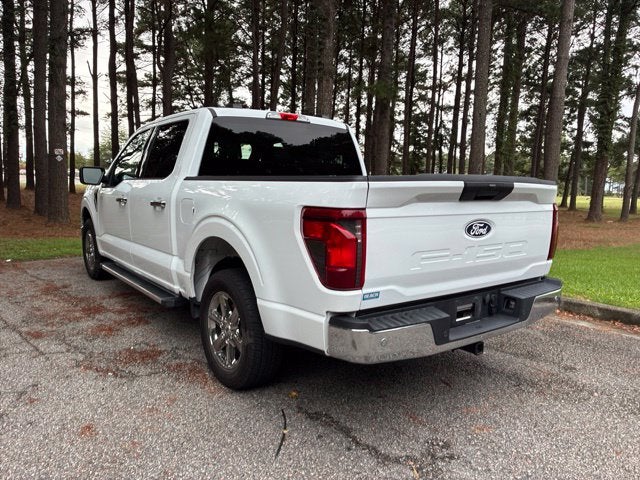 2025 Ford F-150 XLT Crew Cab Pickup Slide 3