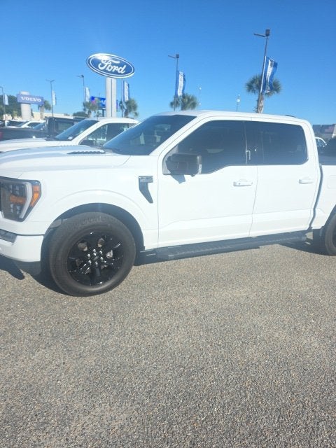 2022 Ford F-150 XLT Crew Cab Pickup Slide 10
