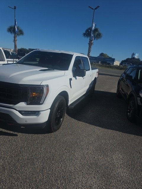 2022 Ford F-150 XLT Crew Cab Pickup Slide 11