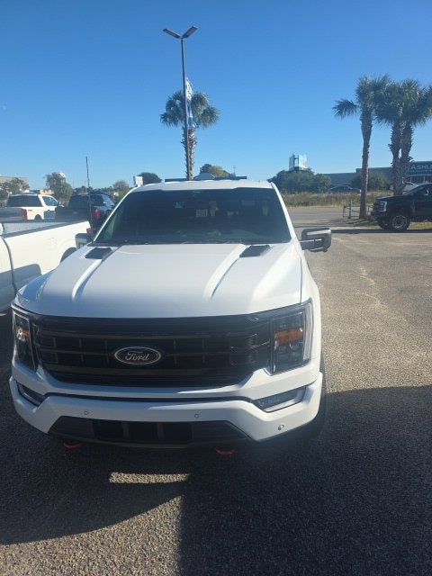 2022 Ford F-150 XLT Crew Cab Pickup Slide 12