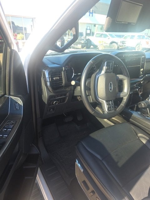 2022 Ford F-150 XLT Crew Cab Pickup Slide 15