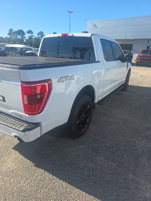 2022 Ford F-150 XLT Crew Cab Pickup Slide 4