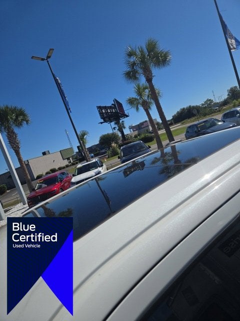 2022 Ford F-150 LARIAT Crew Cab Pickup Slide 11