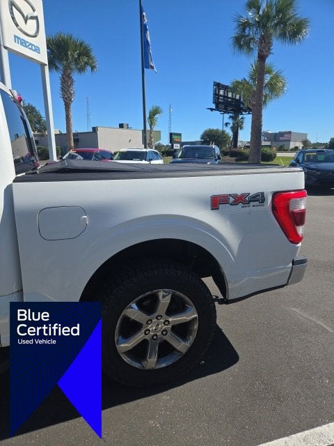 2022 Ford F-150 LARIAT Crew Cab Pickup Slide 2