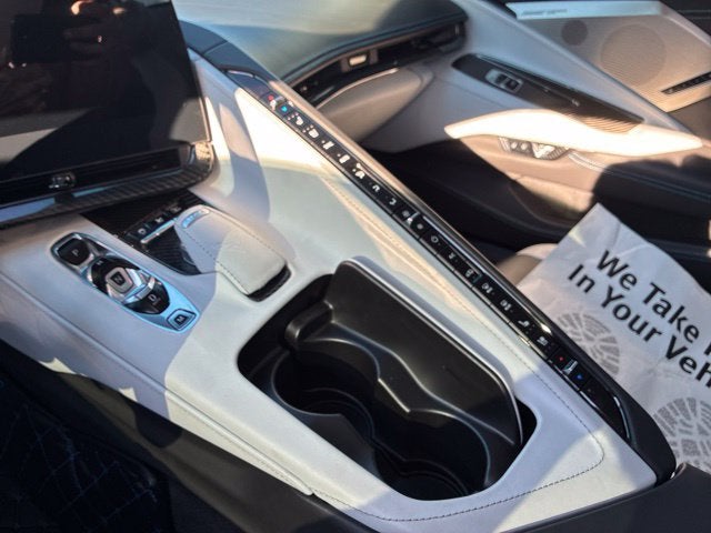 2022 Chevrolet Corvette STINGRAY 3LT Convertible Slide 24