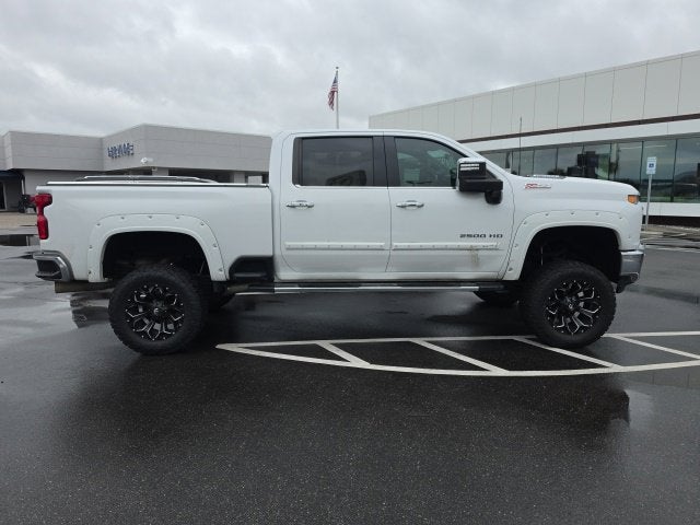 2020 Chevrolet Silverado 2500HD LTZ Crew Cab Pickup Slide 4