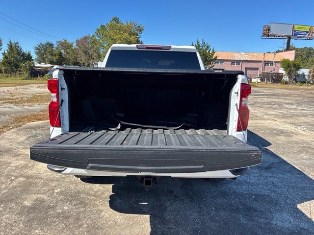 2023 Chevrolet Silverado 1500 CUSTOM Crew Cab Pickup Slide 18