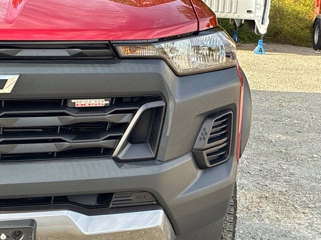 2024 Chevrolet Colorado TRAIL BOSS Crew Cab Pickup Slide 8