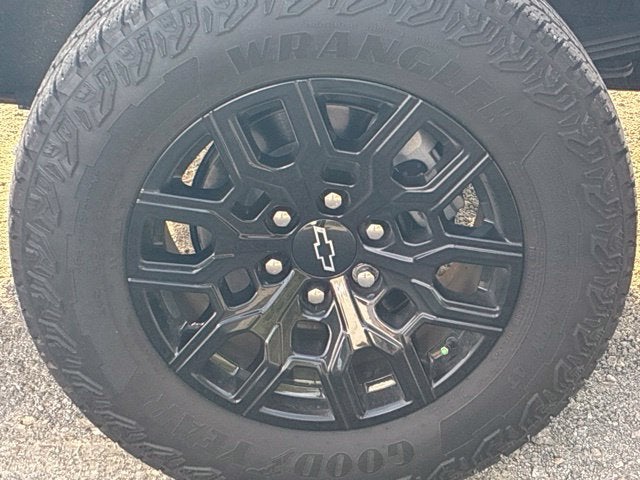 2024 Chevrolet Colorado TRAIL BOSS Crew Cab Pickup Slide 10