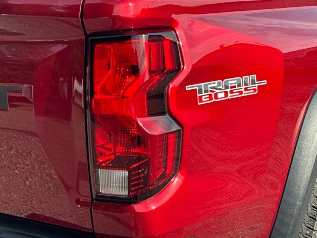 2024 Chevrolet Colorado TRAIL BOSS Crew Cab Pickup Slide 12