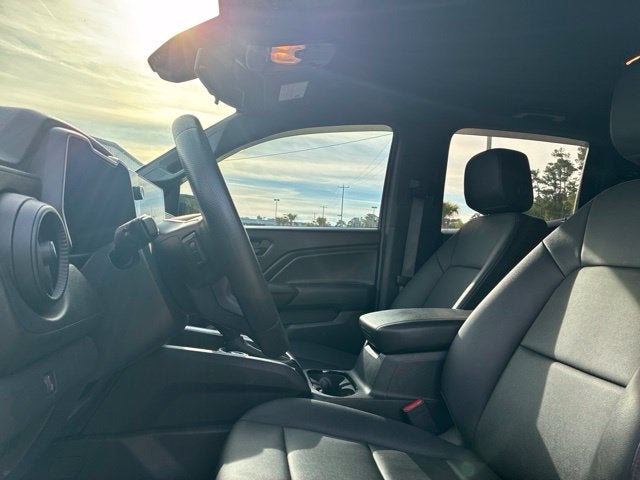 2024 Chevrolet Colorado TRAIL BOSS Crew Cab Pickup Slide 18