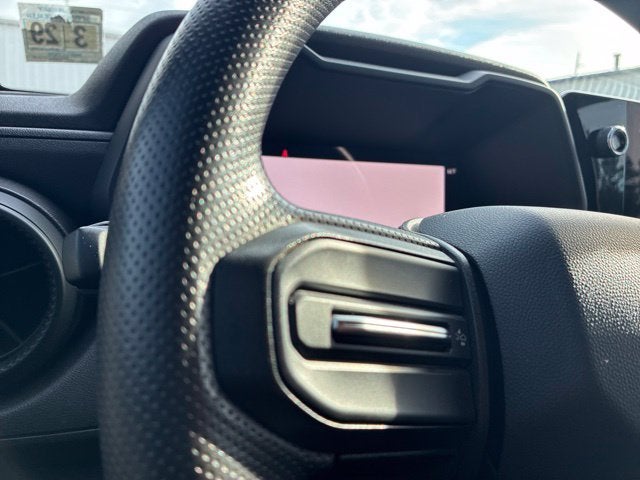 2024 Chevrolet Colorado TRAIL BOSS Crew Cab Pickup Slide 24