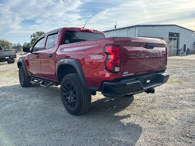 2024 Chevrolet Colorado TRAIL BOSS Crew Cab Pickup Slide 3