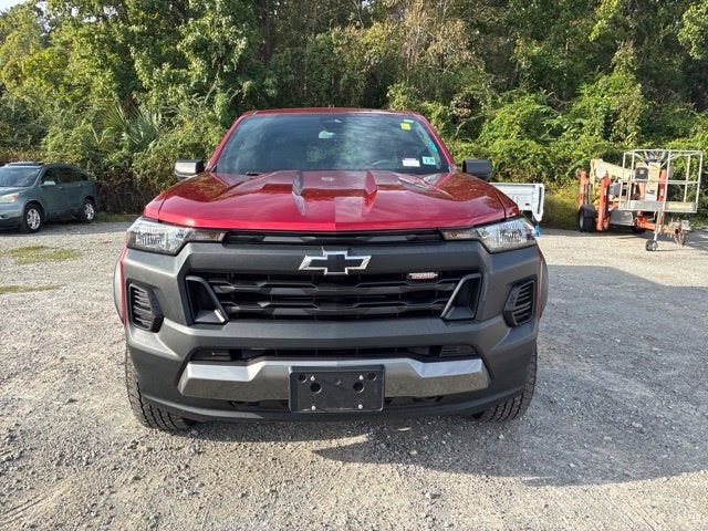 2024 Chevrolet Colorado TRAIL BOSS Crew Cab Pickup Slide 6