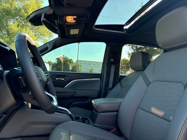 2026 Chevrolet Colorado ZR2 Crew Cab Pickup Slide 19