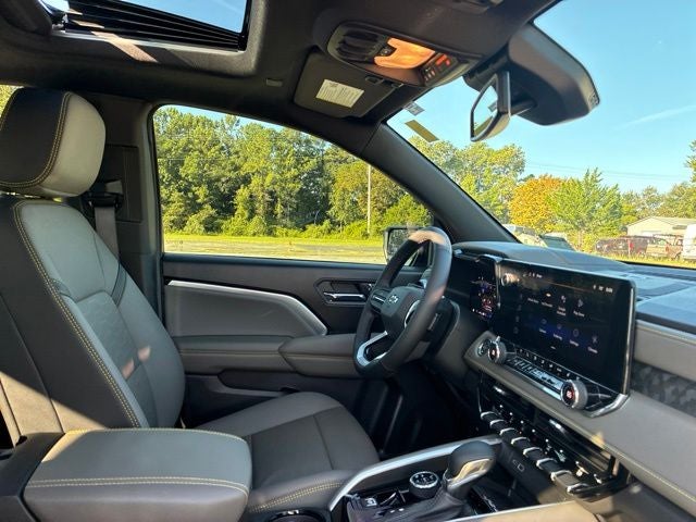 2026 Chevrolet Colorado ZR2 Crew Cab Pickup Slide 22
