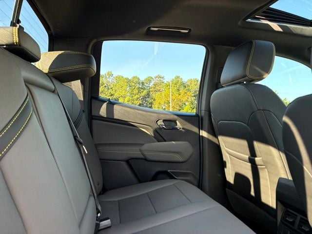 2026 Chevrolet Colorado ZR2 Crew Cab Pickup Slide 23
