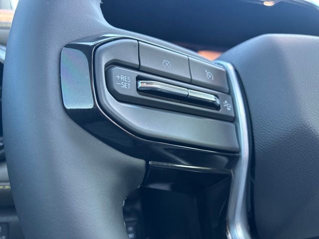 2026 Chevrolet Colorado ZR2 Crew Cab Pickup Slide 26