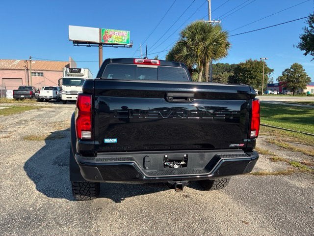 2026 Chevrolet Colorado ZR2 Crew Cab Pickup Slide 2
