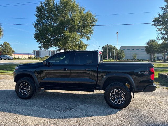 2026 Chevrolet Colorado ZR2 Crew Cab Pickup Slide 4