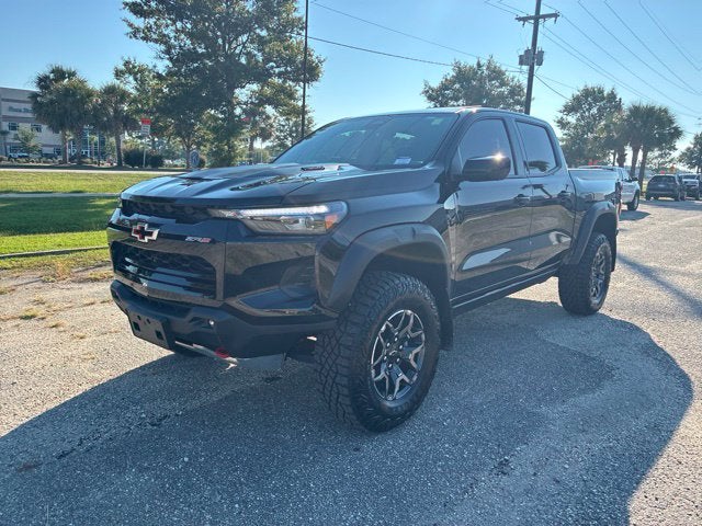 2026 Chevrolet Colorado ZR2 Crew Cab Pickup Slide 6