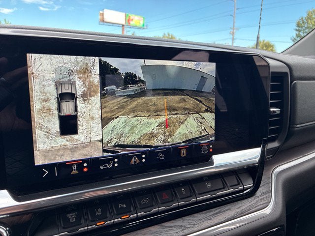 2025 GMC Sierra 2500HD SLT Crew Cab Pickup Slide 31