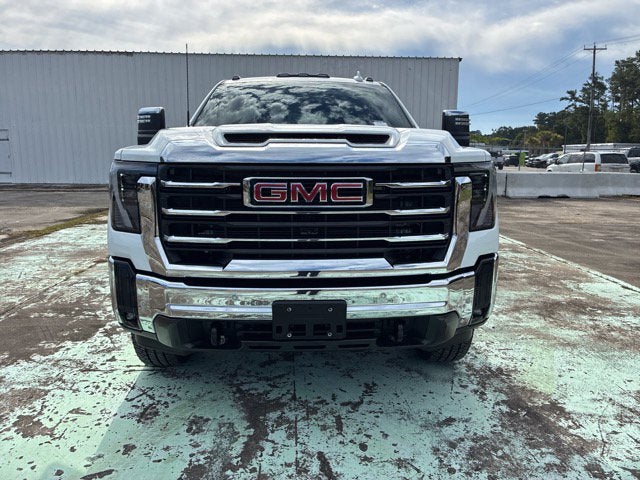 2025 GMC Sierra 2500HD SLT Crew Cab Pickup Slide 6