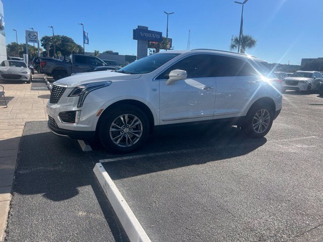 2022 Cadillac XT5 PREMIUM LUXURY SUV Slide 5
