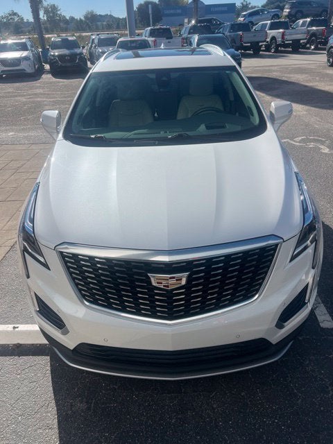 2022 Cadillac XT5 PREMIUM LUXURY SUV Slide 8