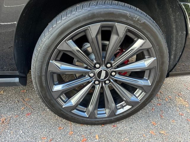 2025 Cadillac Escalade ESV V-SERIES SUV Slide 11